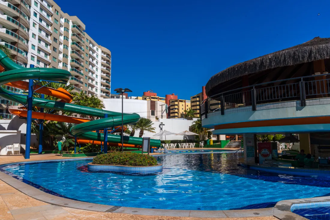 Toboáguas coloridos — Clube Privé